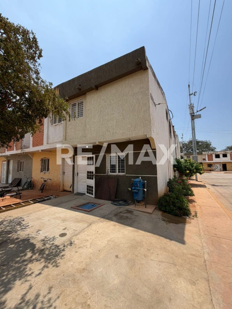 SE VENDE TOWN HOUSE EN SAN FRANCISCO VILLA TIERRA MADRE
